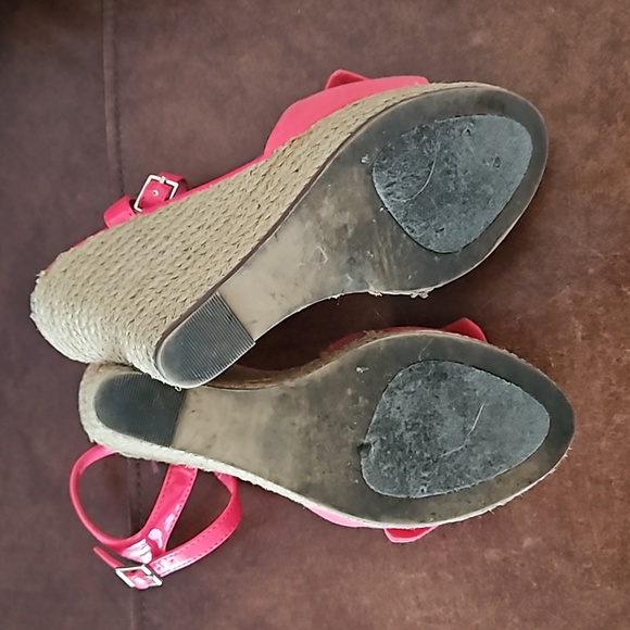 Guess wedge sandles - Picture 3 of 3